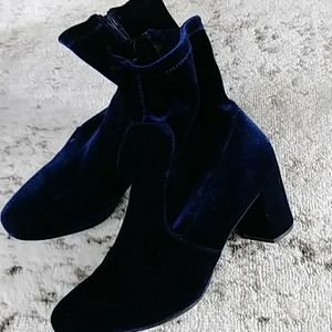 Nicole velvet boots